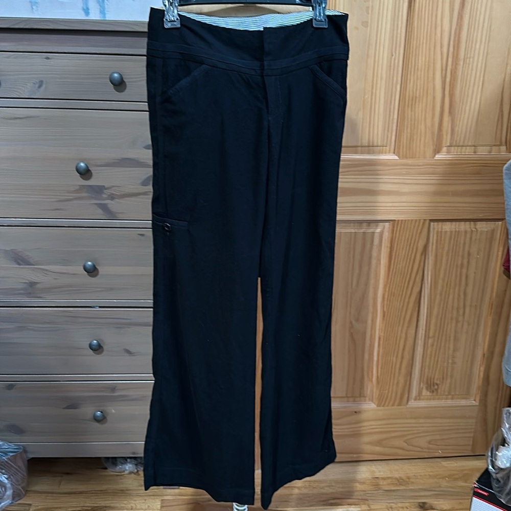 SITWELL BLACK  WIDE LOW RISE PANTS SIZE 4 never worn great fall pants